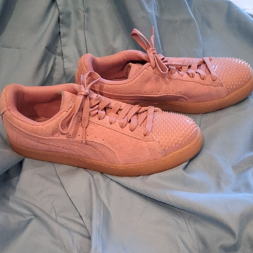 Puma Women's Pink Sneakers